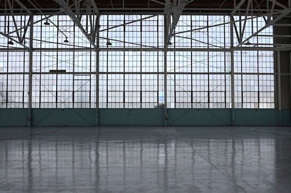 8903-BB-HANGAR 2 UNAVA..