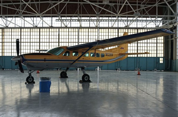 8903-BB-HANGAR 2 UNAVA..