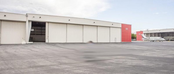 8903-BB-HANGAR 89 UNAV..