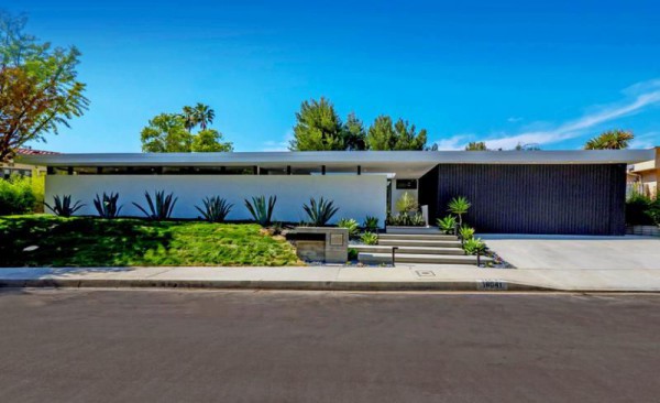 A400-EN Exterior Still..