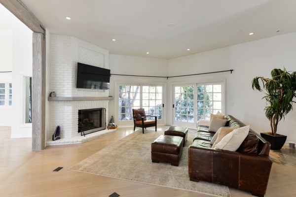 B383-EN-NOTAVAILABLE