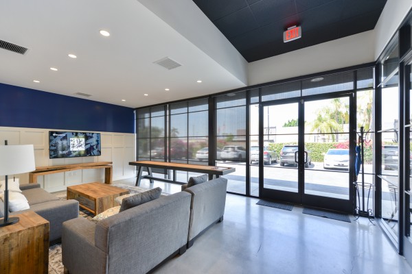 B425-LA NOT AVAILABLE-..