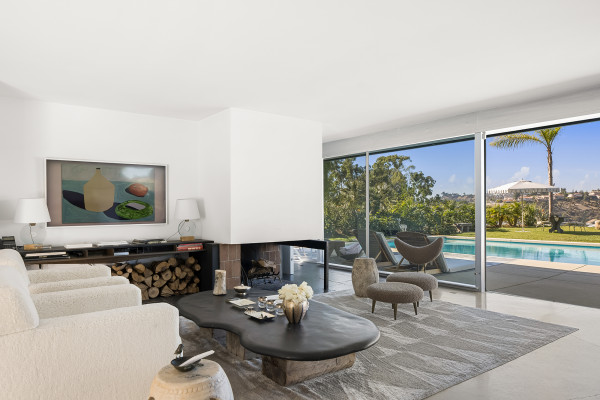 D752-HWH MAIN UNAVAILA..