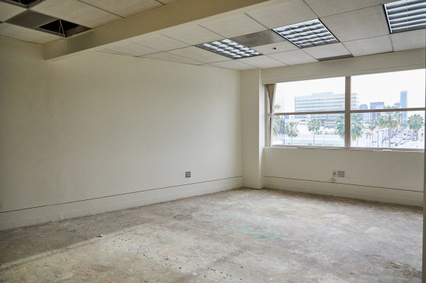 A328-LA FLOORS 5-9 *