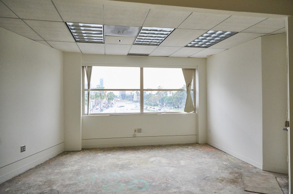 A328-LA FLOORS 5-9 *