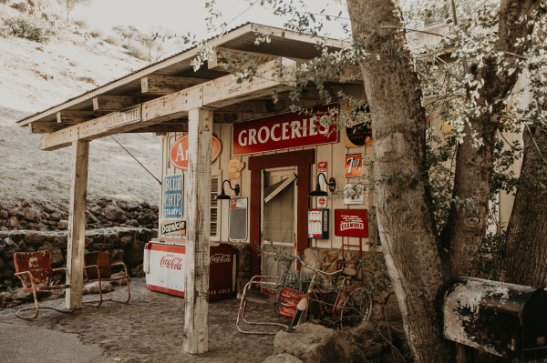 B951-9 GENERAL STORE