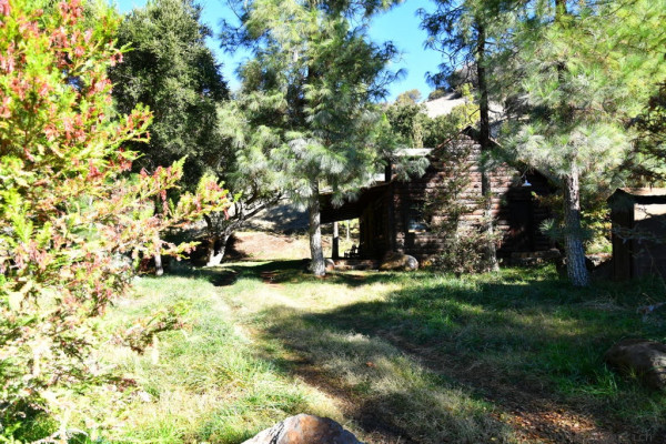 B951-15 RUSTIC CABINS