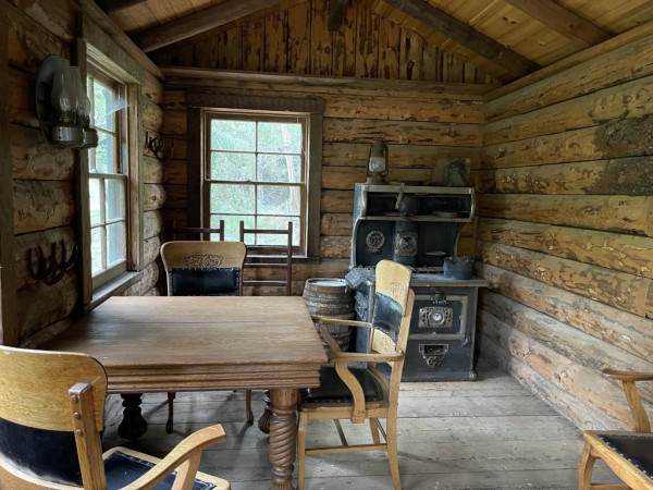 B951-17 RANGER STATION