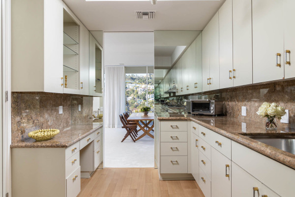 B870-WHW / A UNAVAILAB..