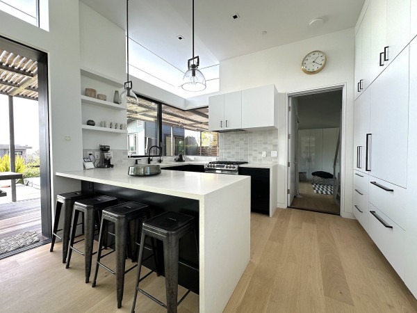 CW316-MA 2ND HOUSE ON ..