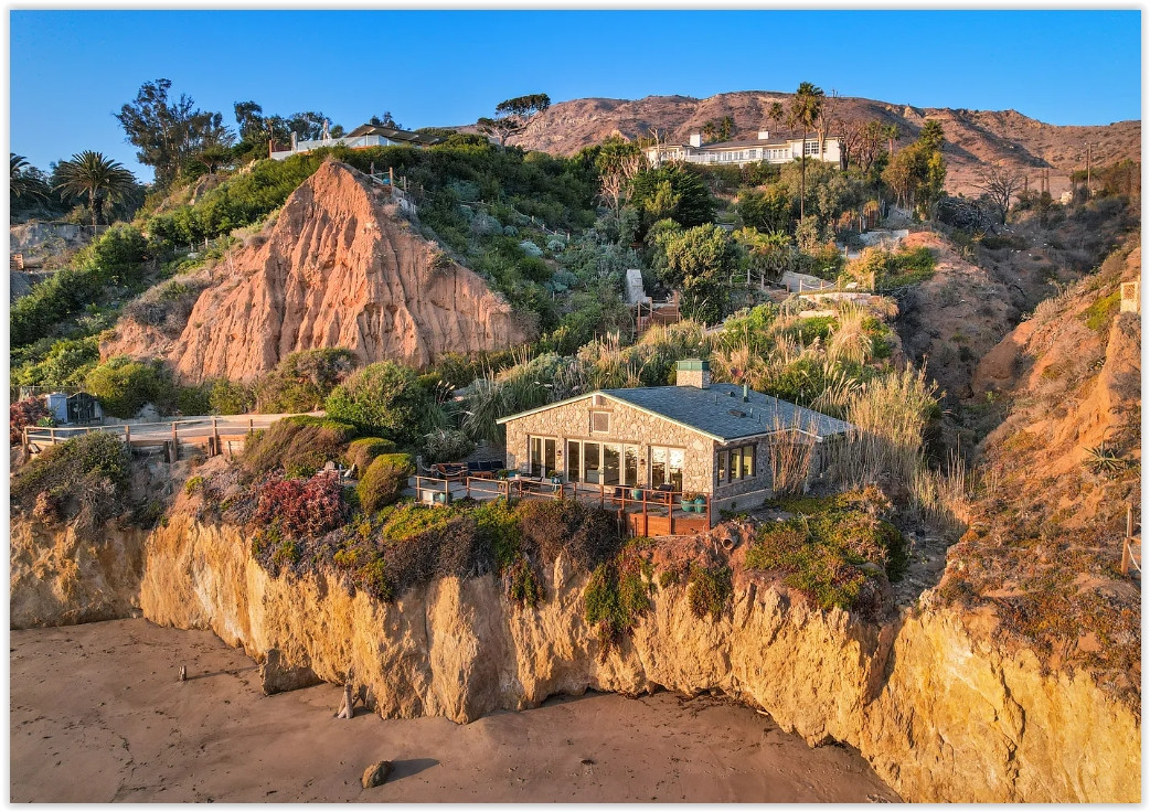 C825-B-MA- BEACH COTTAGE