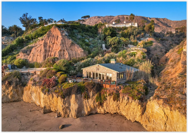 C825-B-MA- BEACH COTTA..